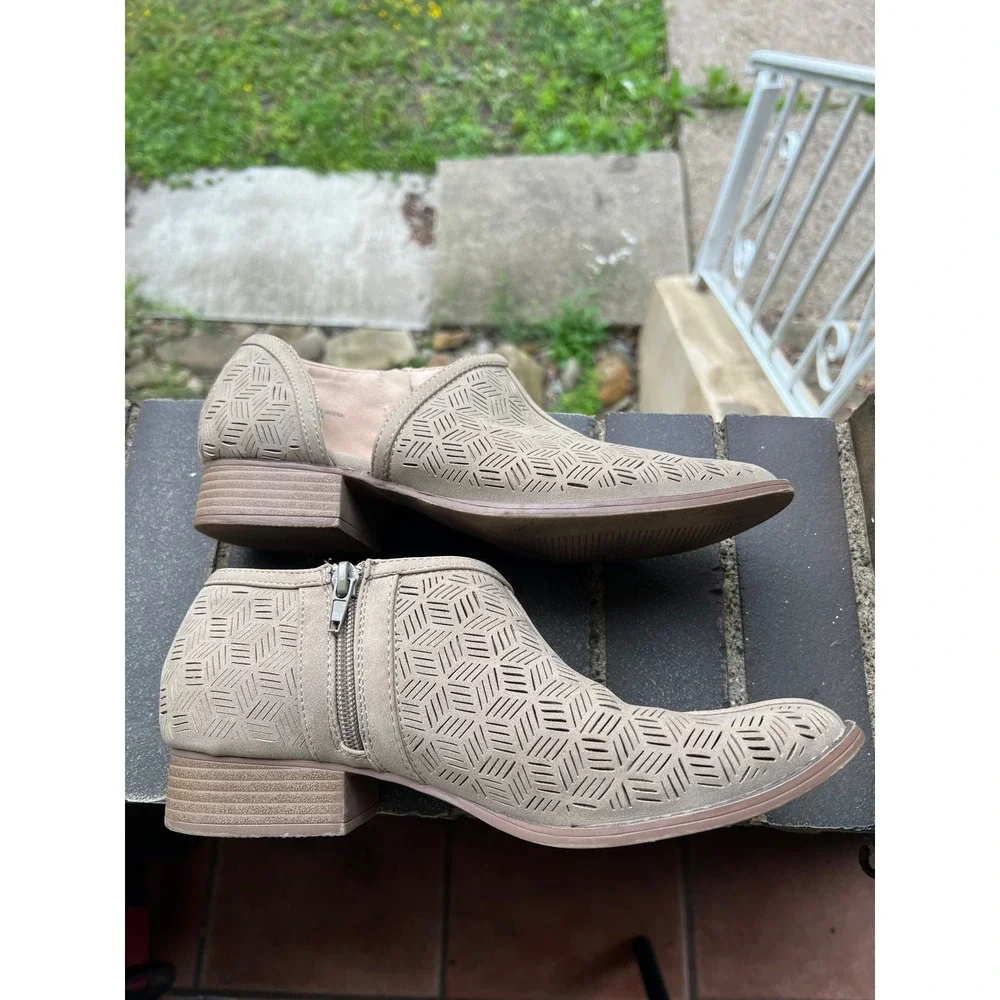 Restricted Tan Laser Cut Perforated D'Orsay Ankle Booties Shoes Size 8.5‎